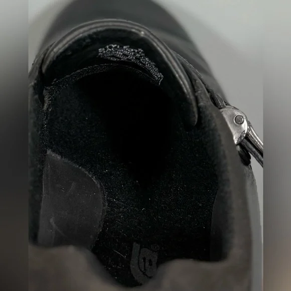 Teva Men’s Black Leather Loafers size 7 1/2 - Picture 10 of 16